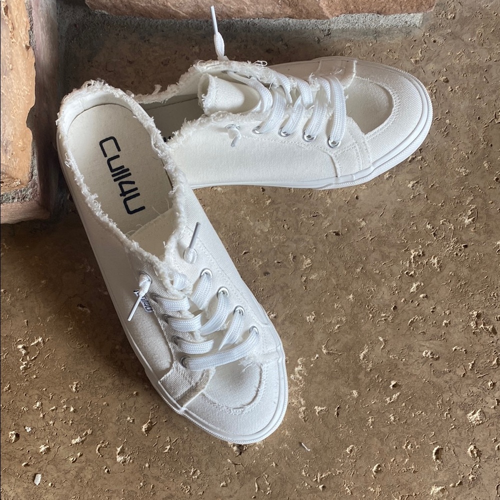 Canvas White Low-Top Sneakers Slip on Women sz 8 Cu4u